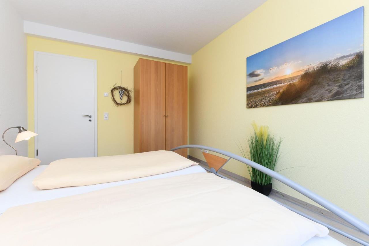 Ferienwohnung Strandloper Esens Exterior photo